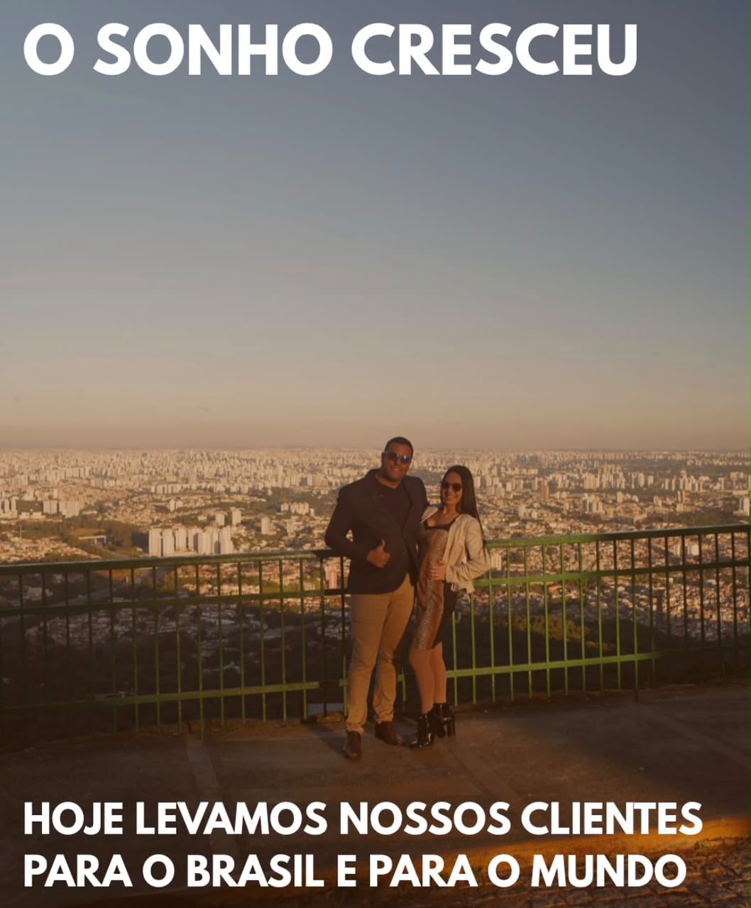 Camila e Leonardo em um mirante de São Paulo